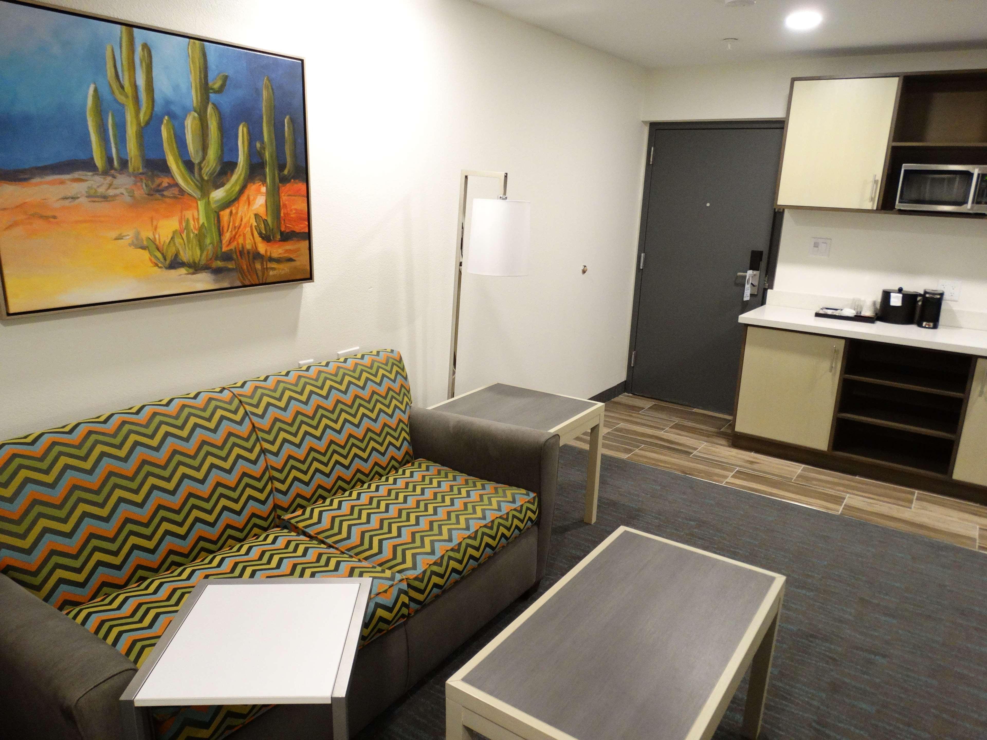 La Quinta Inn & Suites By Wyndham Tulsa Downtown - Route 66 Экстерьер фото
