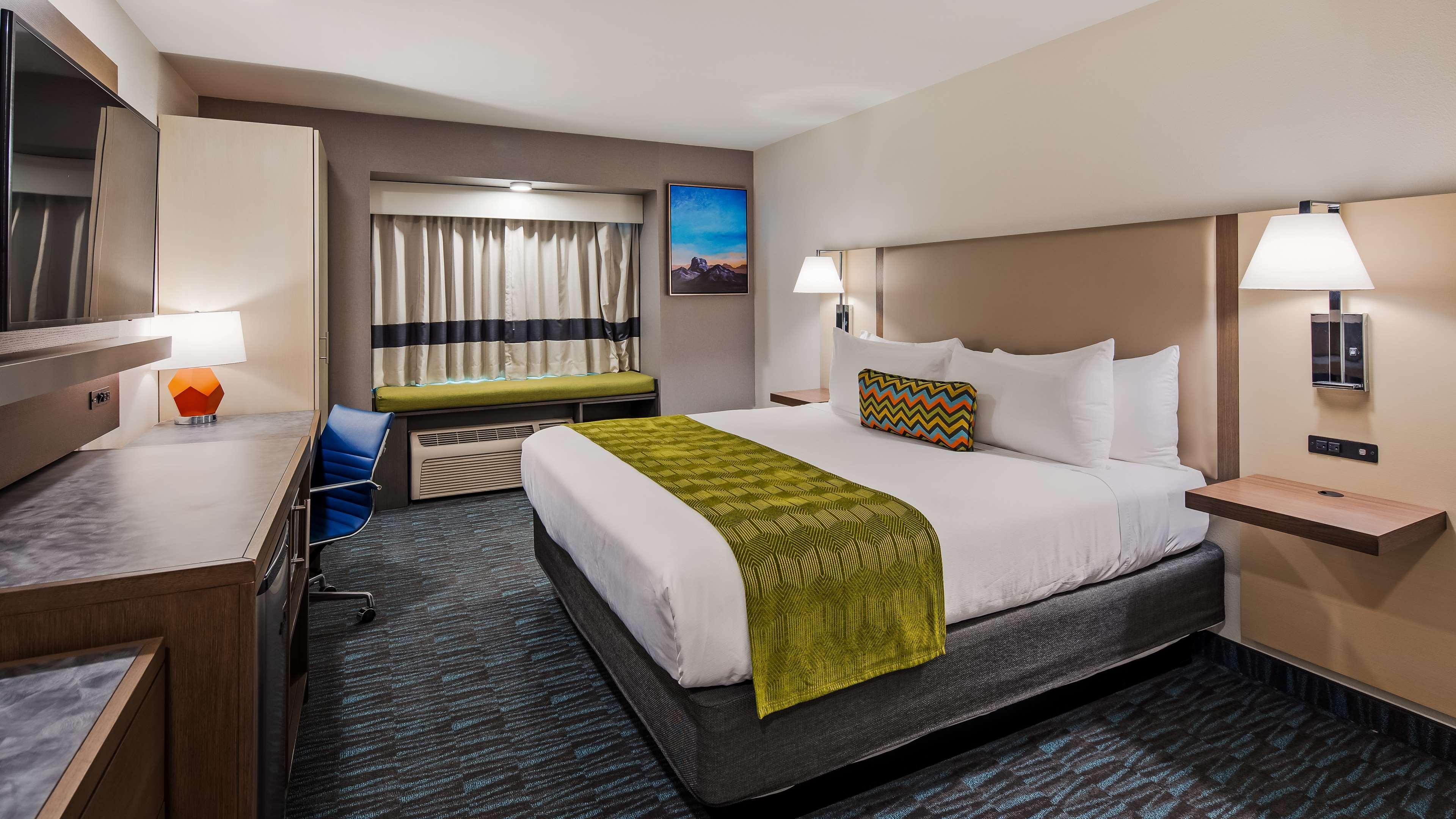 La Quinta Inn & Suites By Wyndham Tulsa Downtown - Route 66 Экстерьер фото