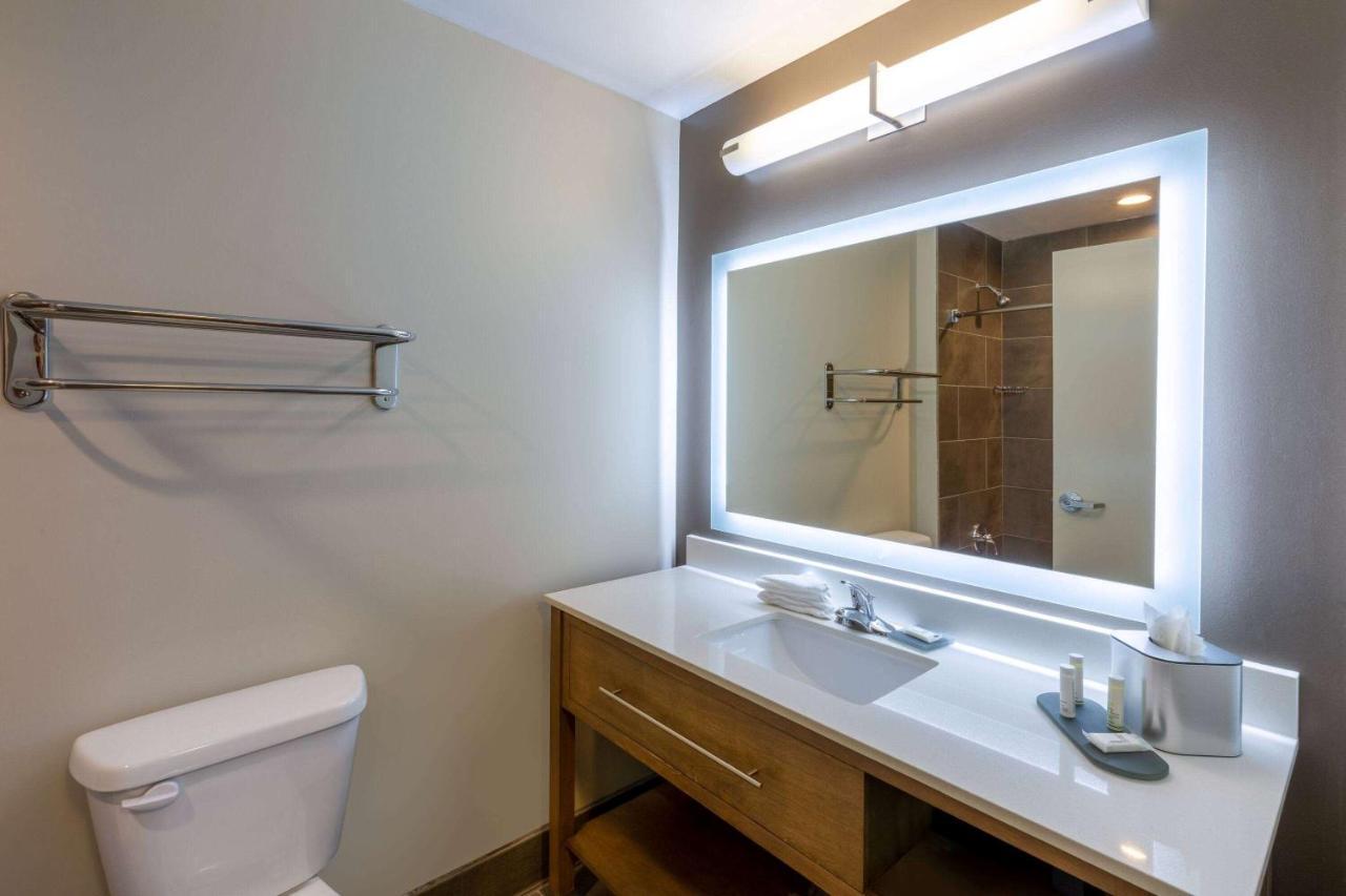 La Quinta Inn & Suites By Wyndham Tulsa Downtown - Route 66 Экстерьер фото