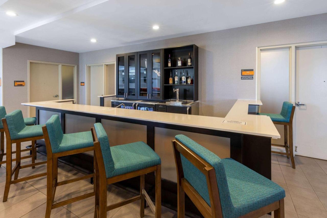 La Quinta Inn & Suites By Wyndham Tulsa Downtown - Route 66 Экстерьер фото
