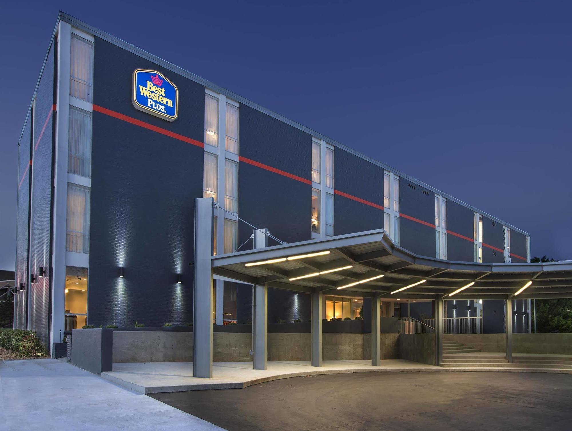La Quinta Inn & Suites By Wyndham Tulsa Downtown - Route 66 Экстерьер фото